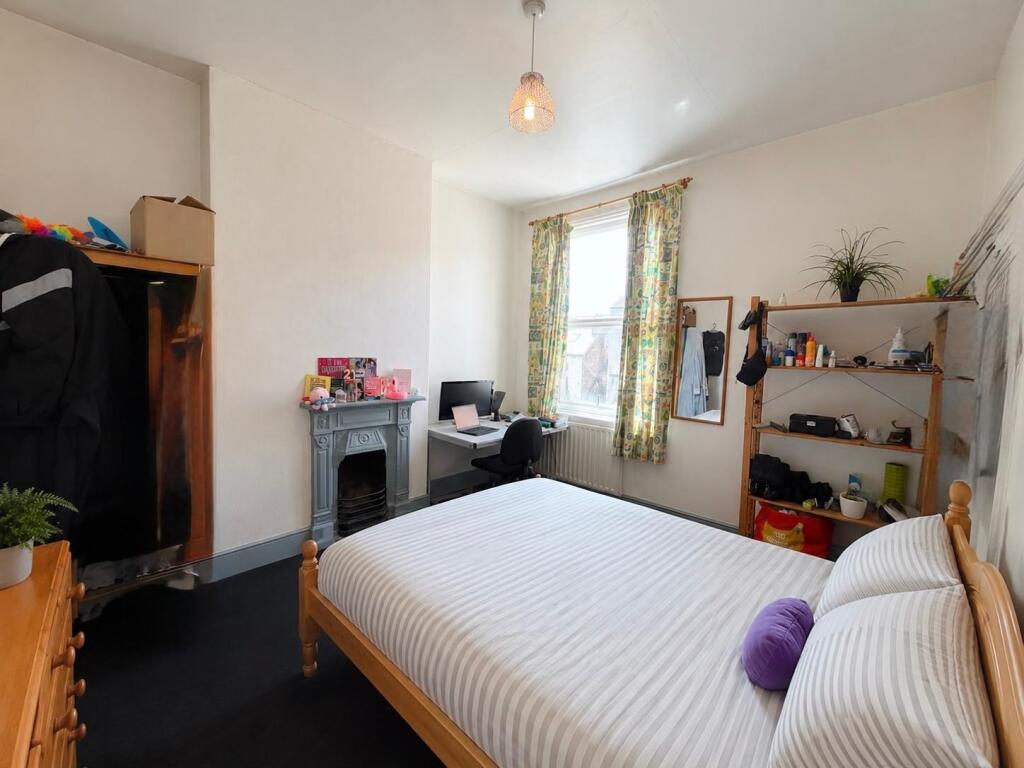 House in Nottingham, Hyson Green - More