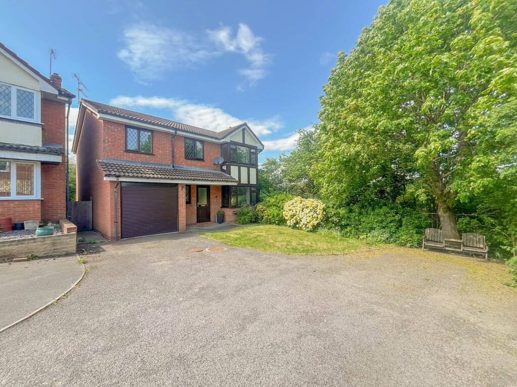 5-bed detached on Harebell Way, Boughton Vale, Rugby, CV23, £440,000