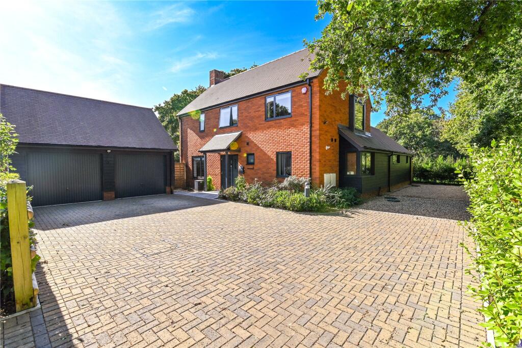 Main image of property: Woodhouse Gardens, New Milton, Hampshire, BH25
