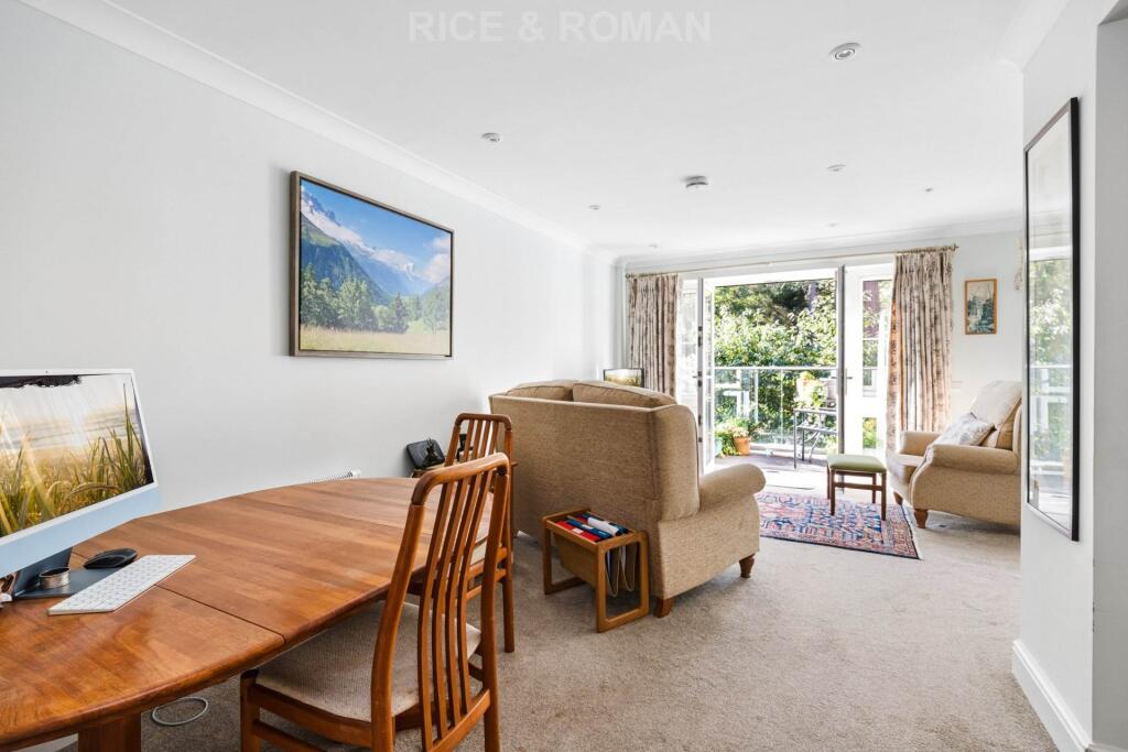 Lynwood Village, Ascot photo 3