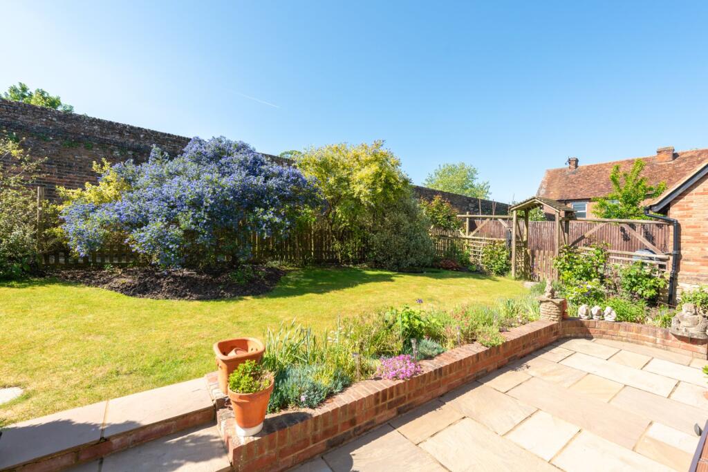Church Lane, Oving, Aylesbury, Buckinghamshire, HP22 - View 4