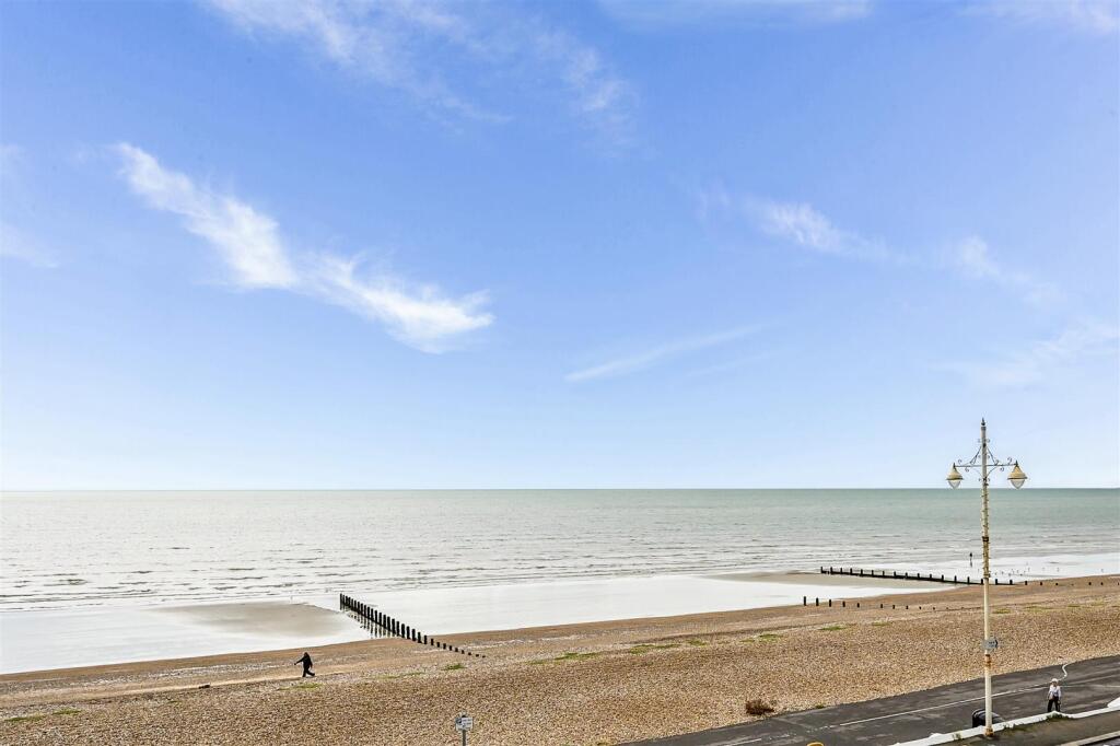 Apartment in Portsmouth - More