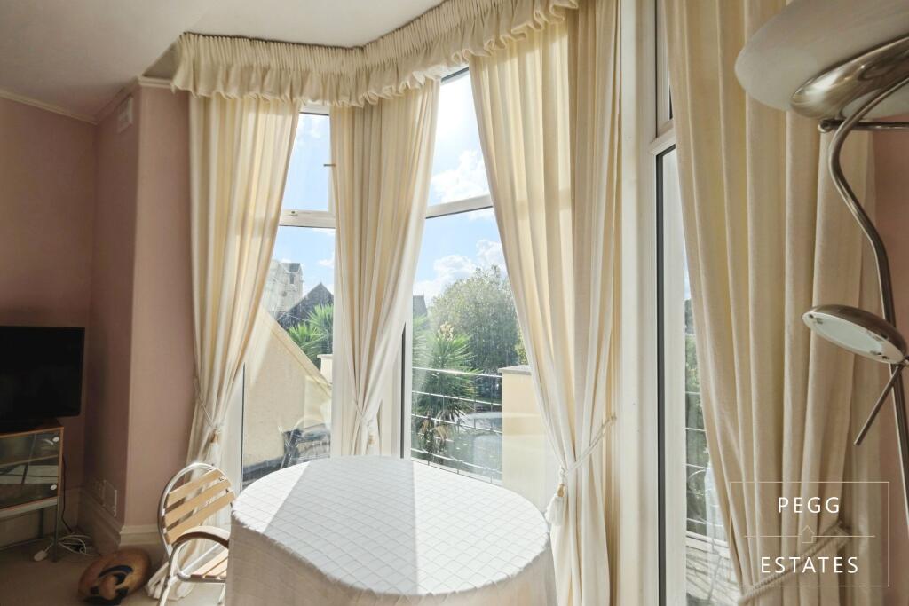 Apartment in Torquay - More