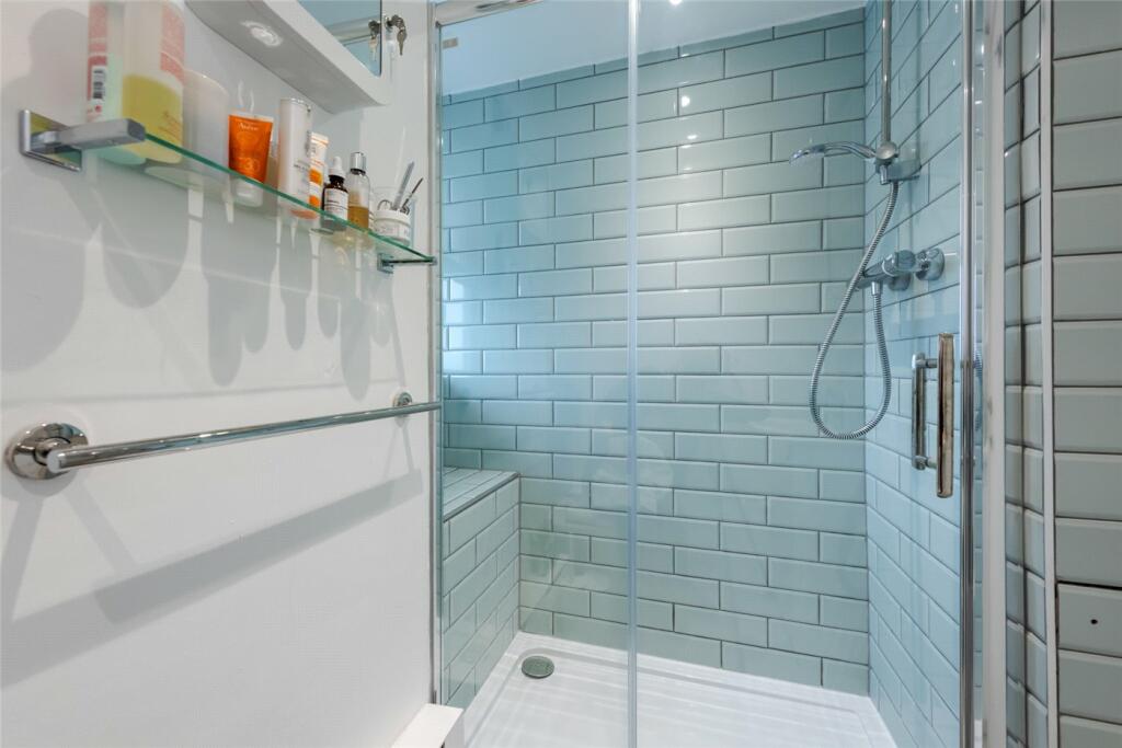 Apartment in London - View 4