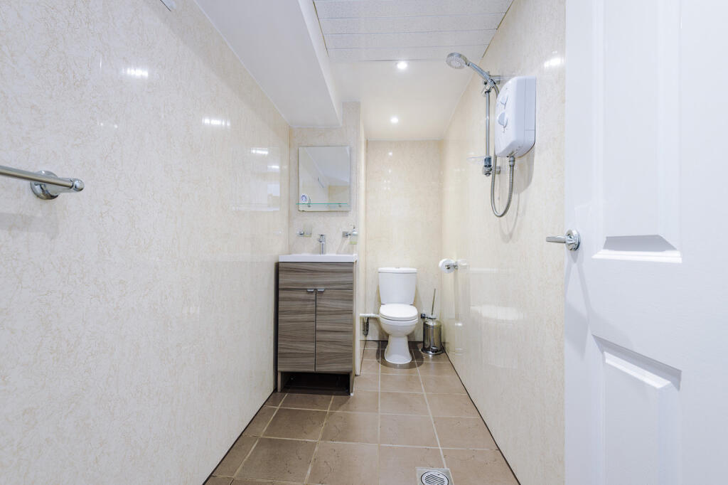 Apartment in Sheffield - View 4