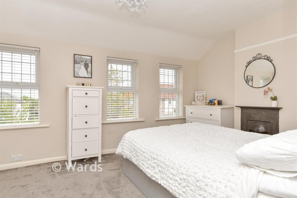 House in Dartford, Stone - View 3