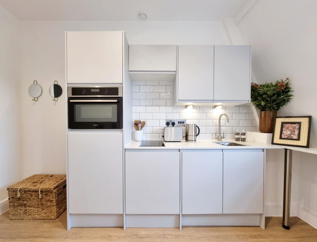 Main image of property: 25 Chapter House, Howes Place, Cambridge, CB3 0UW
