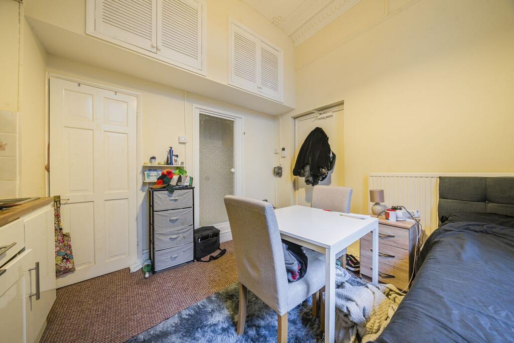Apartment in London - View 4
