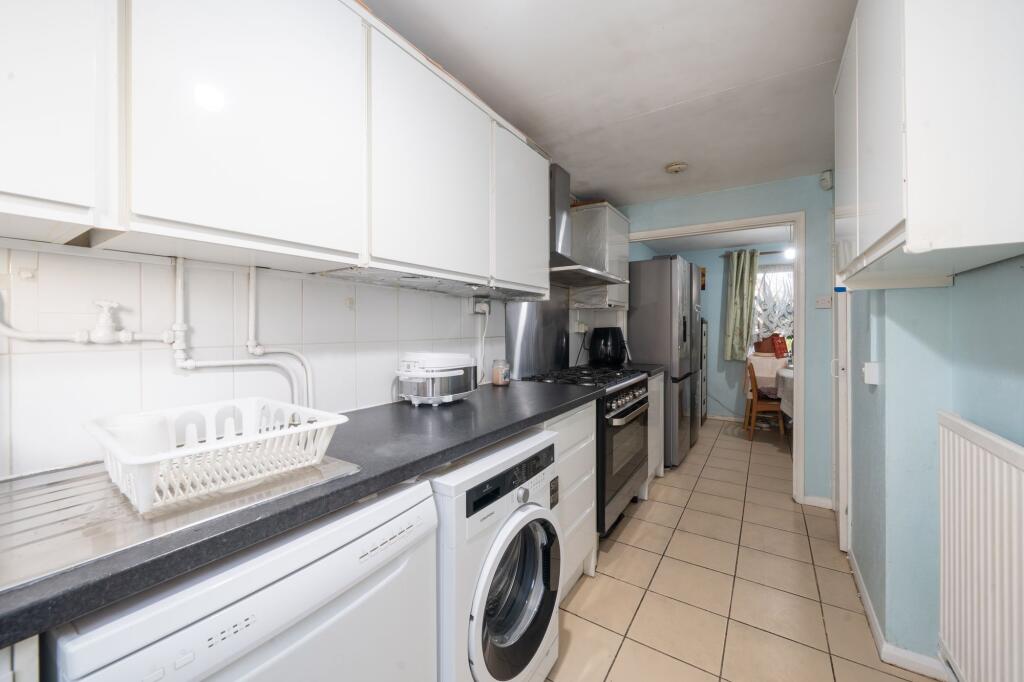 House in Cambridge, Cherry Hinton - More