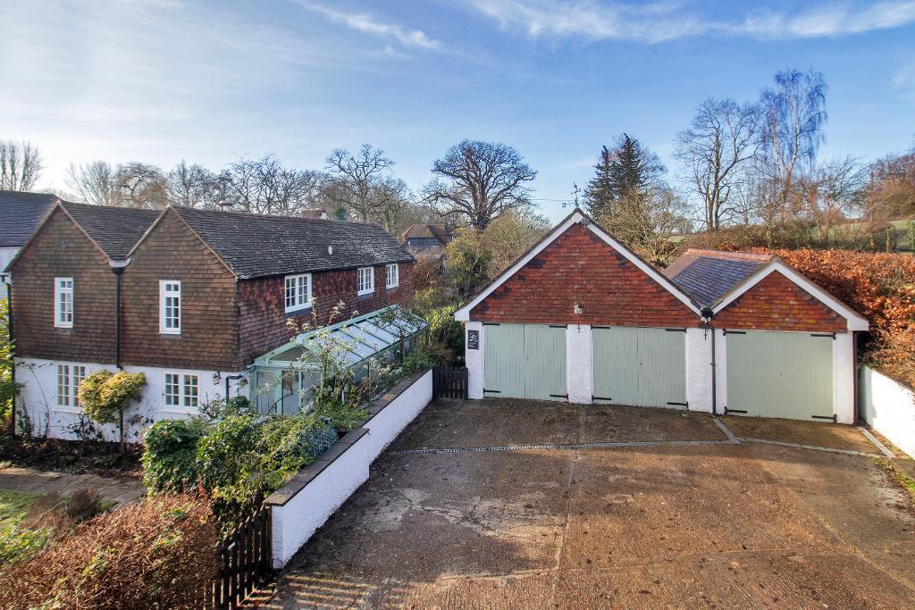 Main image of property: Lovehurst Lane, Staplehurst, Kent, TN12 0EY