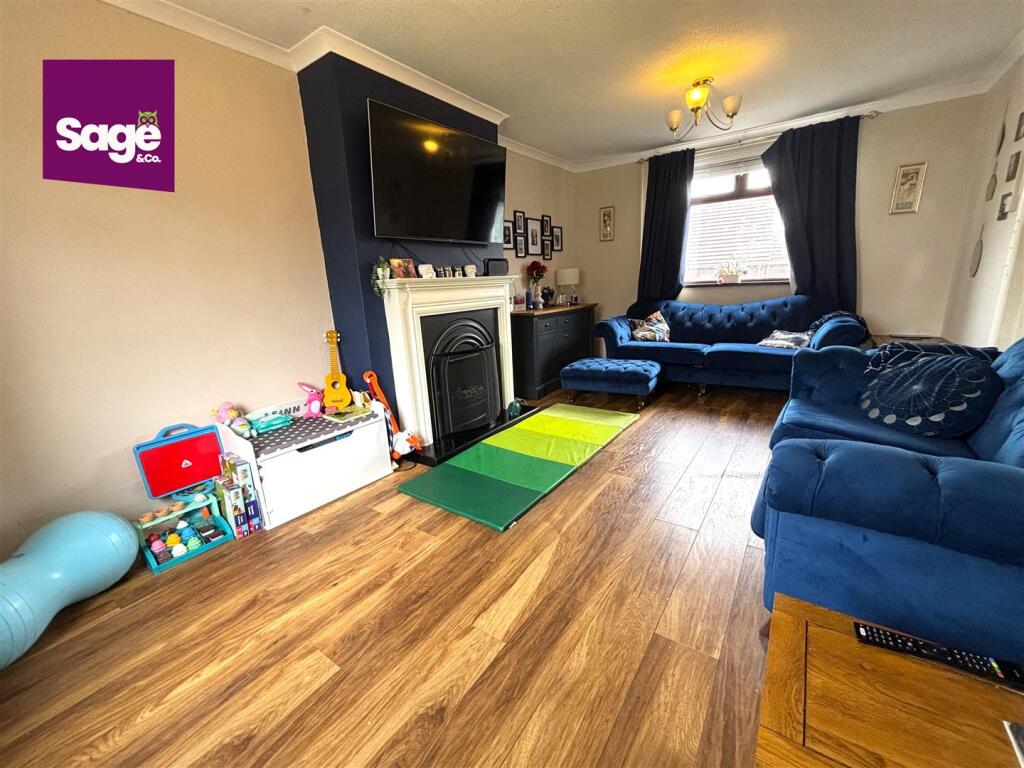 House in Newport - View 4