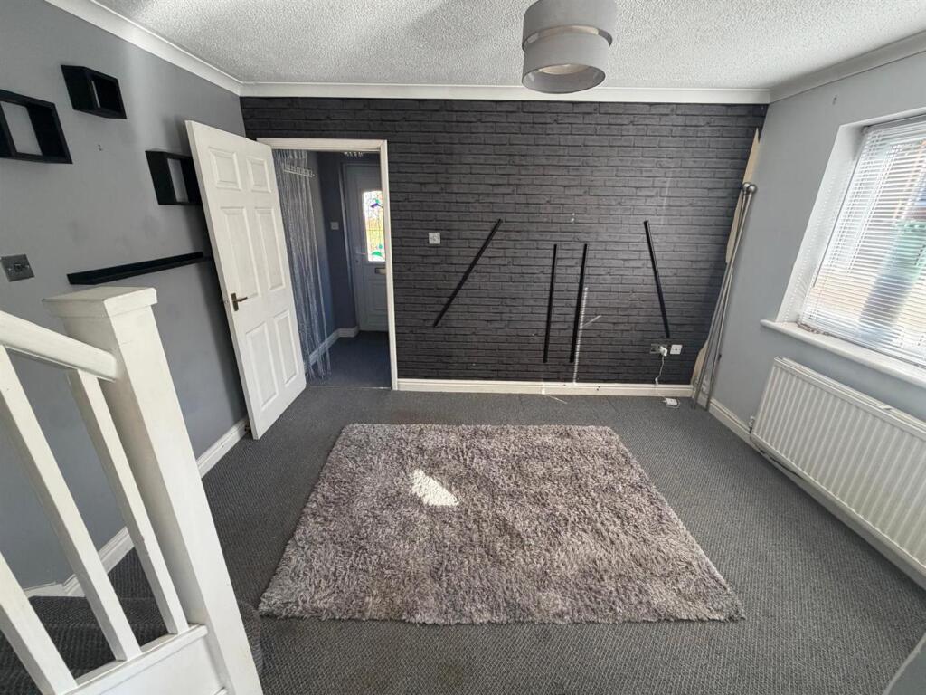Ormonds Close, Bradley Stoke, Bristol photo 4