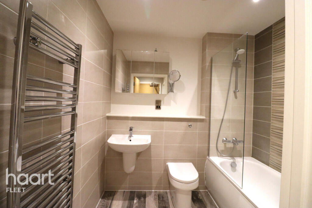 Main image of property: Farnborough Road, Farnborough