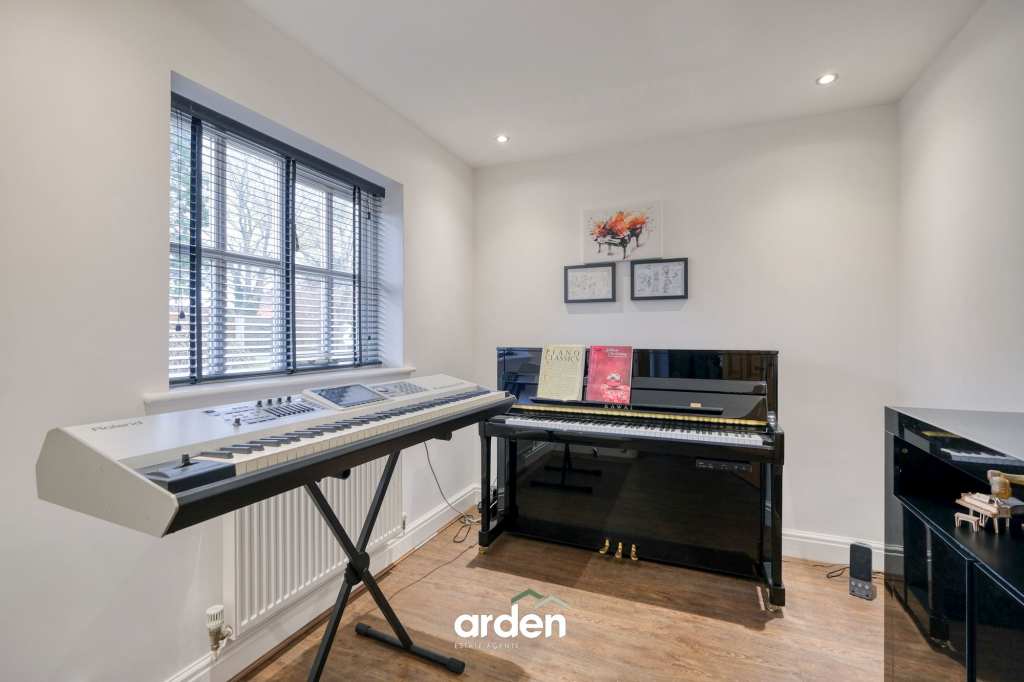 Additional image 6 of Hanbury Road, Hanbury, B60