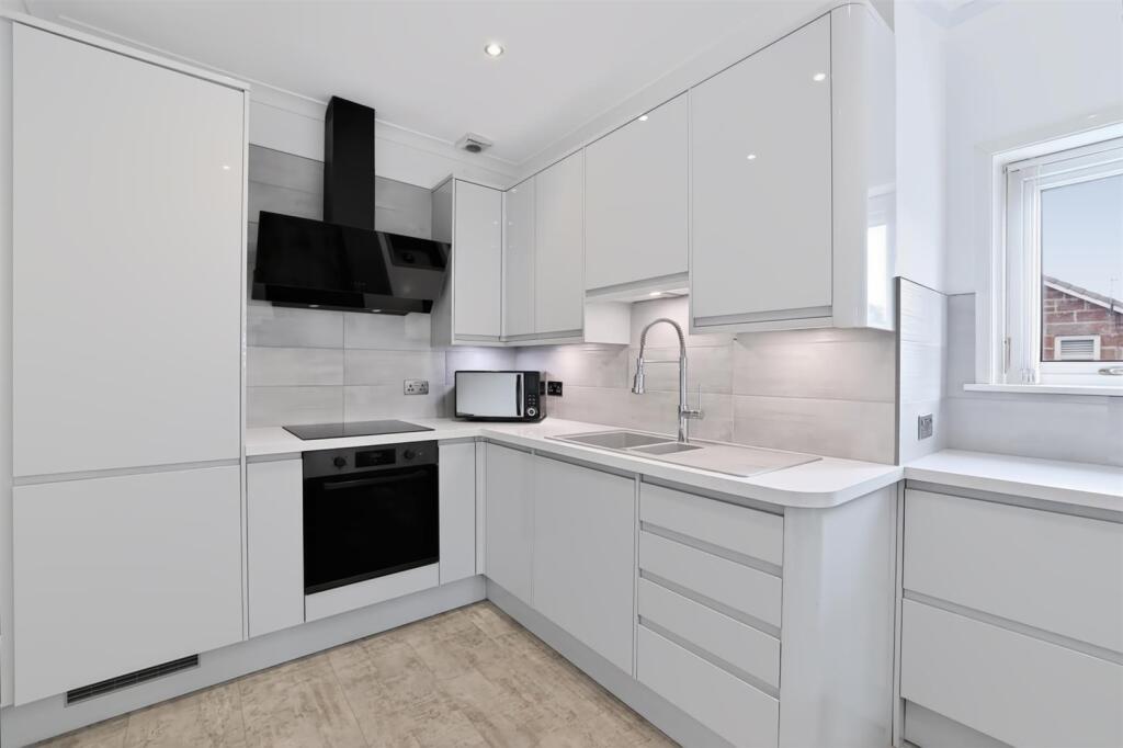 Apartment in Glasgow - View 3