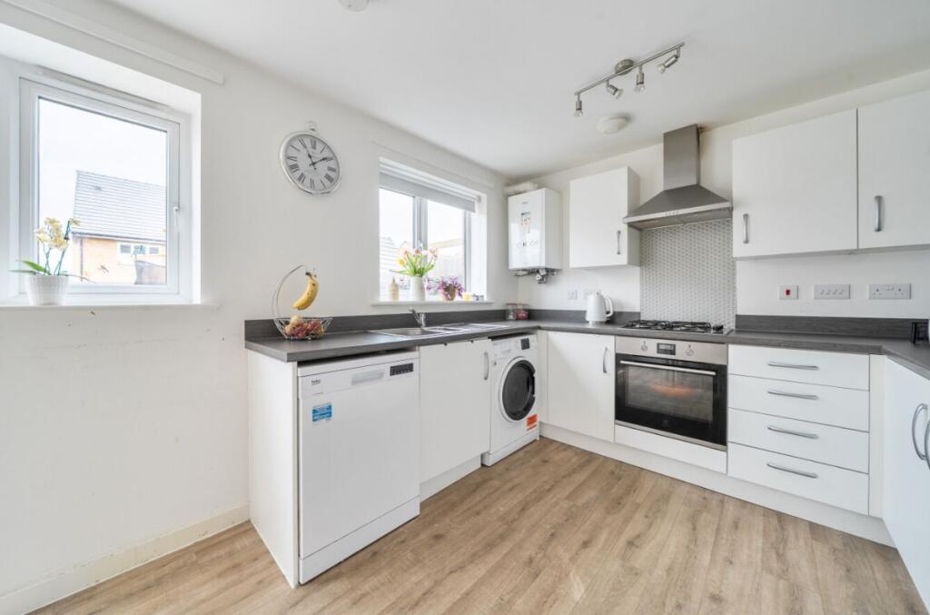 House in Houghton Conquest, Central Bedfordshire - View 4