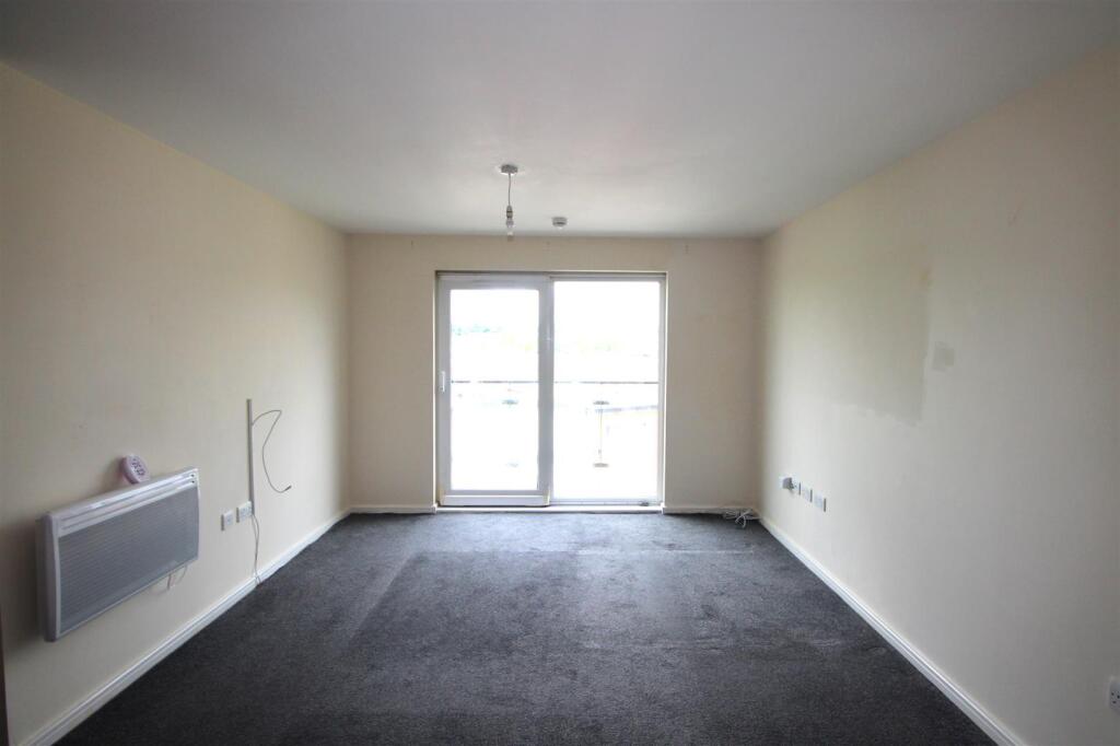 The Quadrant, Camp Street, Salford M7 - View 3