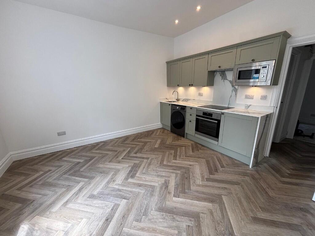 Apartment in Bath, Kingsmead - View 4