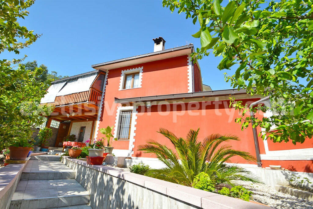 Main image of property: Roccascalegna, Chieti, Abruzzo