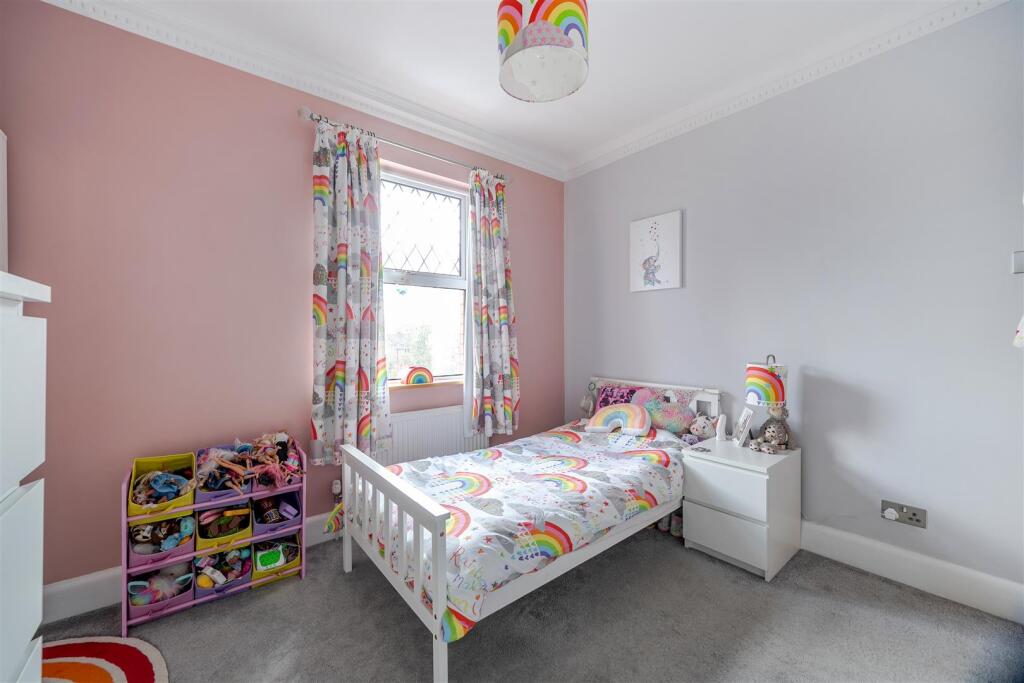 Additional image 27 of Grove Avenue, Yeovil