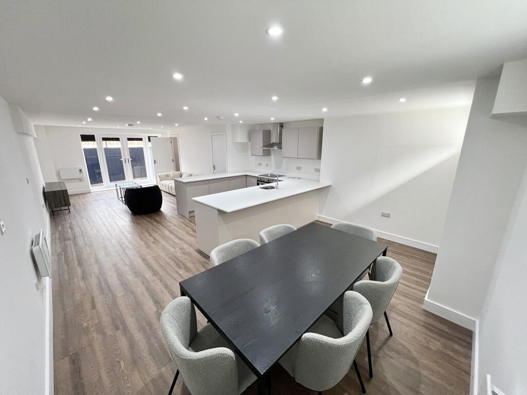 Apartment in Salford, Seedley - View 3