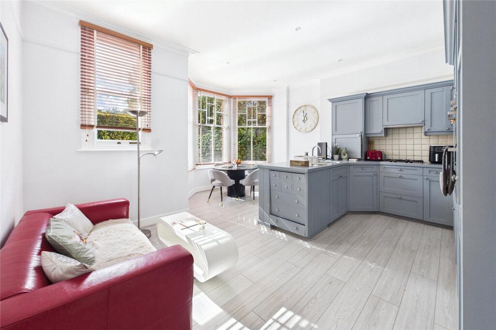 House in London - View 3