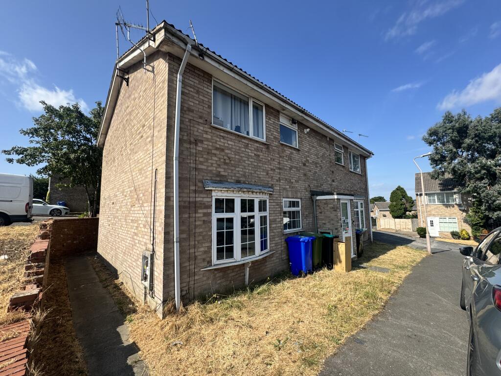 Main image of property: Holly Court, Mansfield, NG19