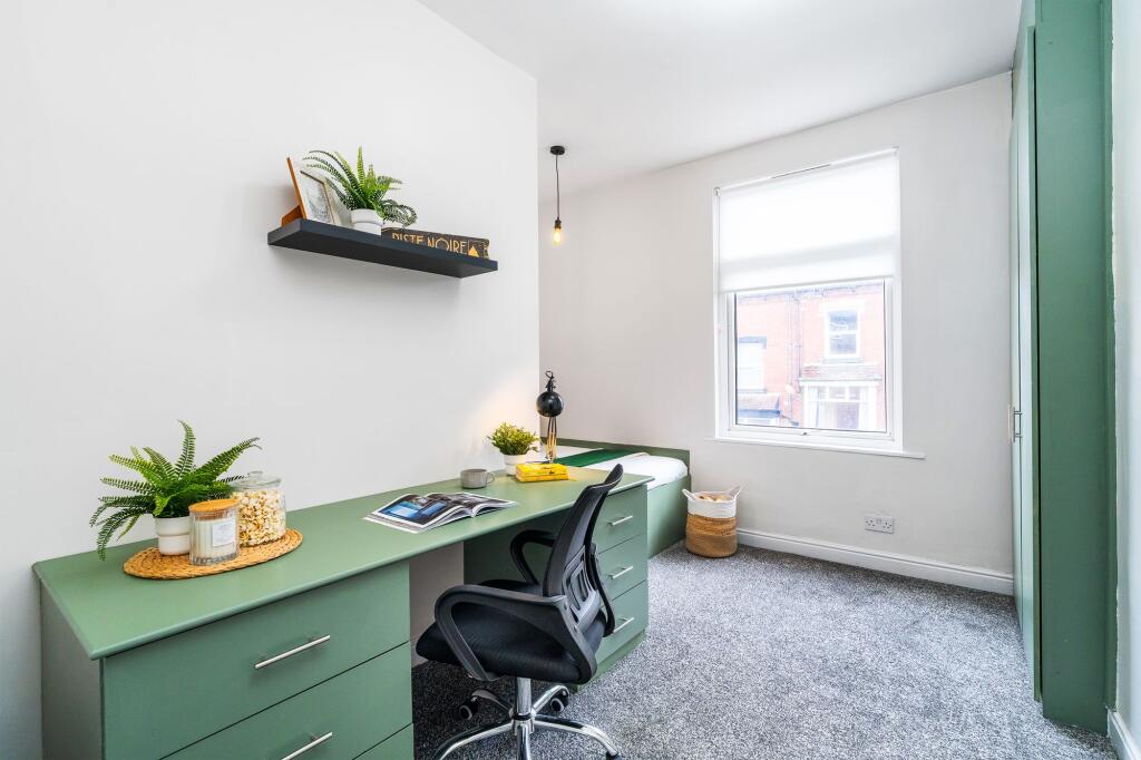 House in Leeds - View 4