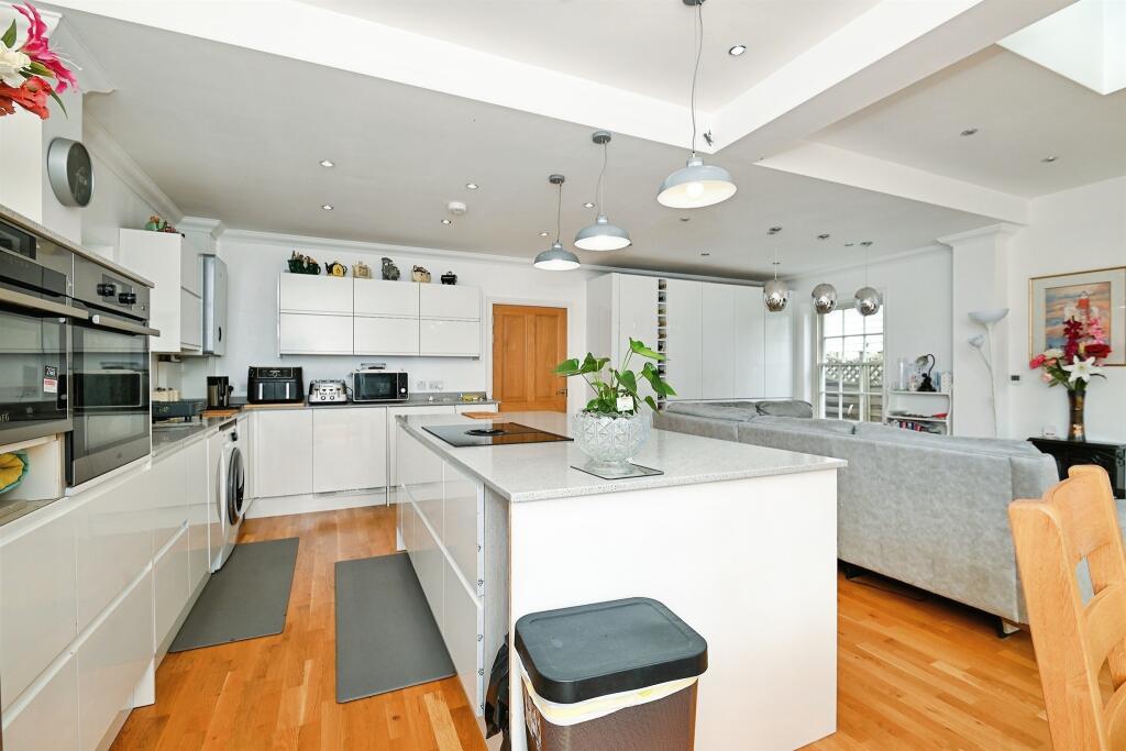 House in Swale, Faversham - More