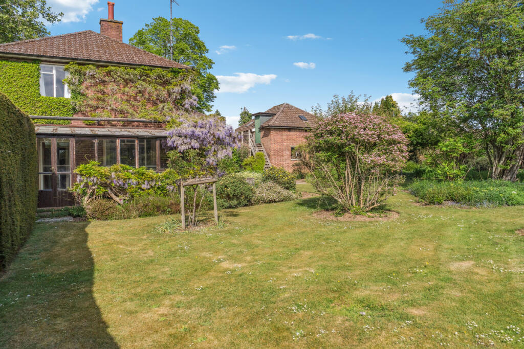 House in South Oxfordshire, Sonning Common - More