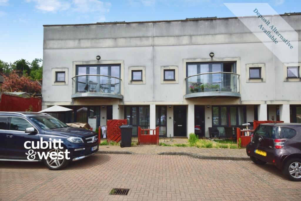 Main image of property: Haling Down Passage, South Croydon CR2