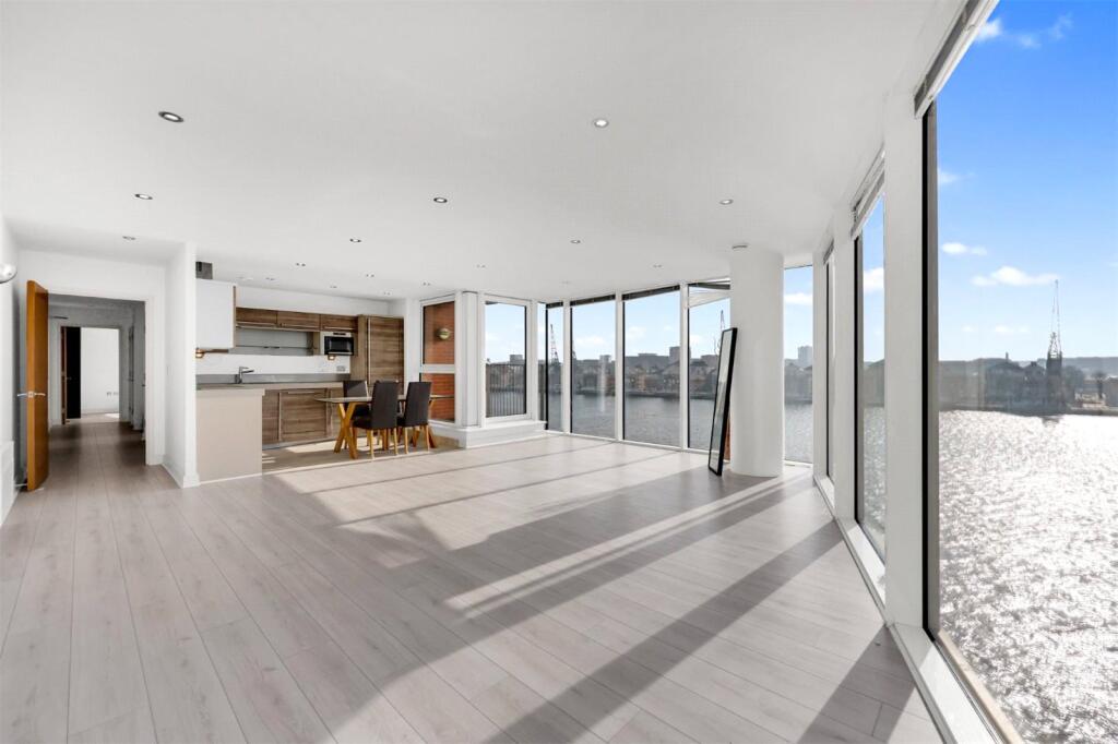 Main image of property: Western Gateway, London, E16