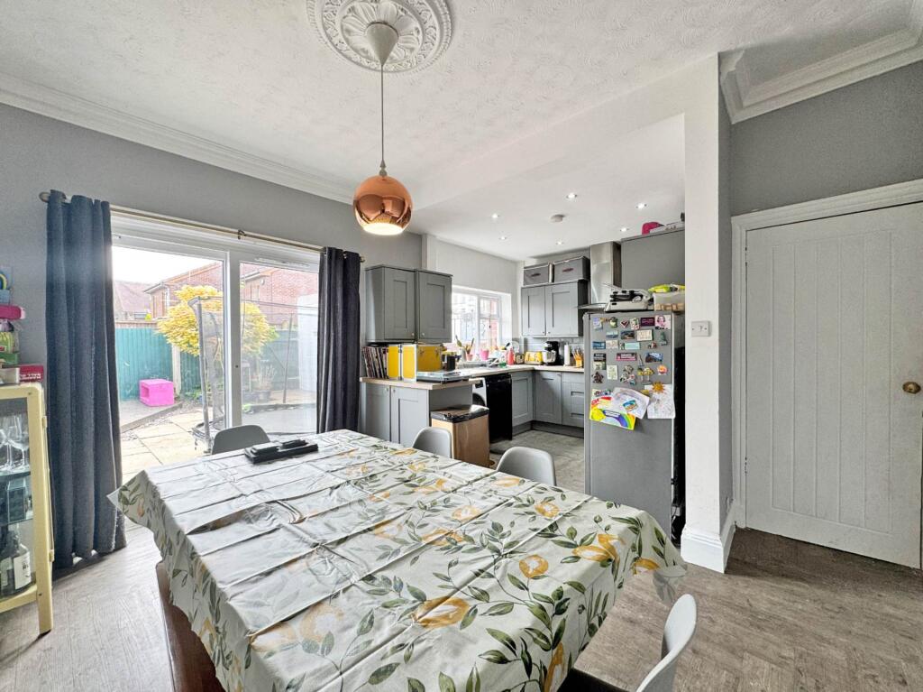 Rochdale Road, Thornham Royton photo 4