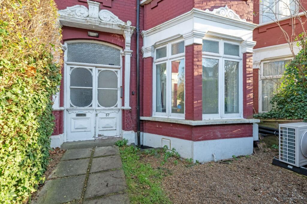 1 bedroom maisonette for rent