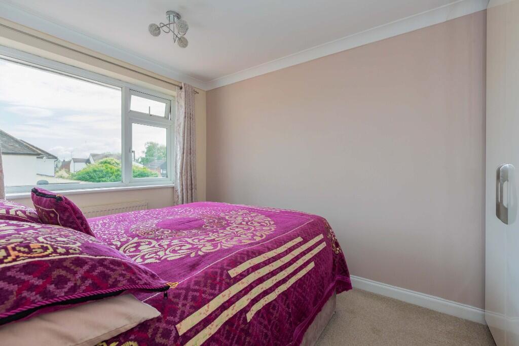 Burgett Road, Slough, Berkshire, SL1 photo 4