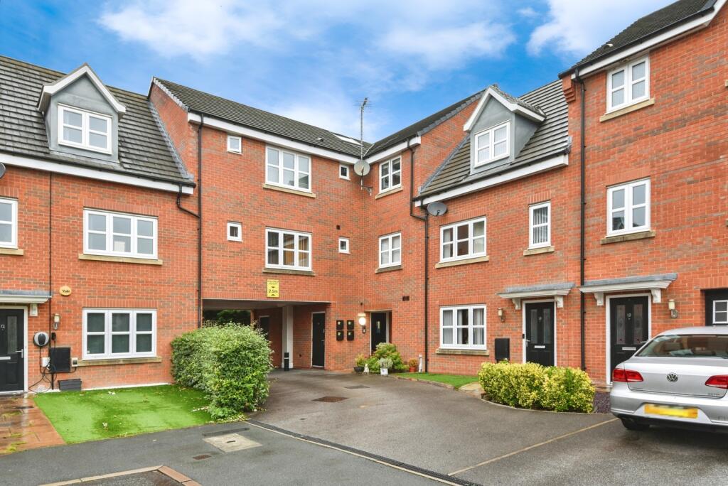 2-bed flat on Fieldfare Close, Heysham, Morecambe, Lancashire, LA3, £110,000