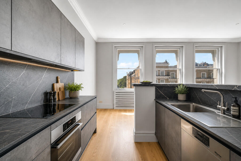 Apartment in London, South Kensington - View 4