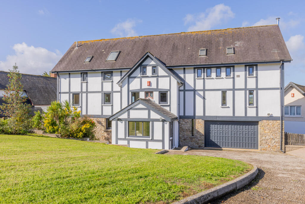 House in Newport, Pentre-Poeth, Graig - View 2
