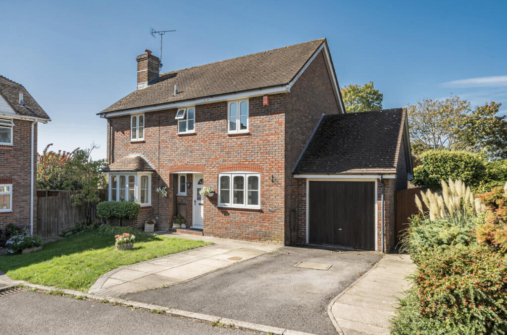 Main image of property: Lindley Gardens, Alresford, Hampshire, SO24