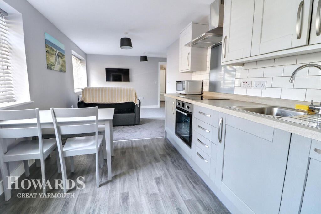 Bermondsey Place South, Great Yarmouth photo 4