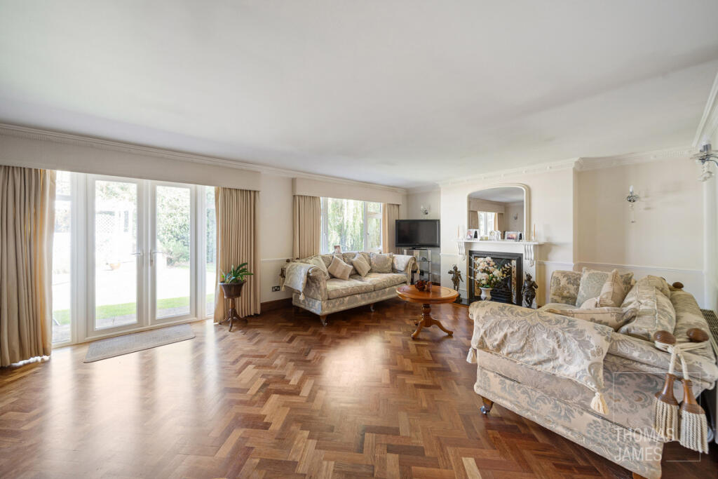 Orchardmede, London, N21 photo 4