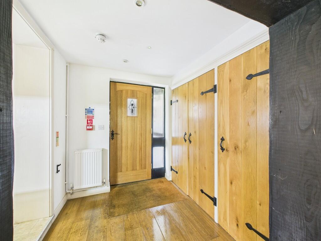 House in Redhill - View 3