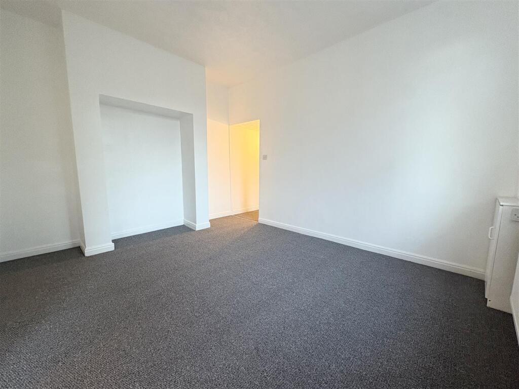 Apartment in Stockport - View 3