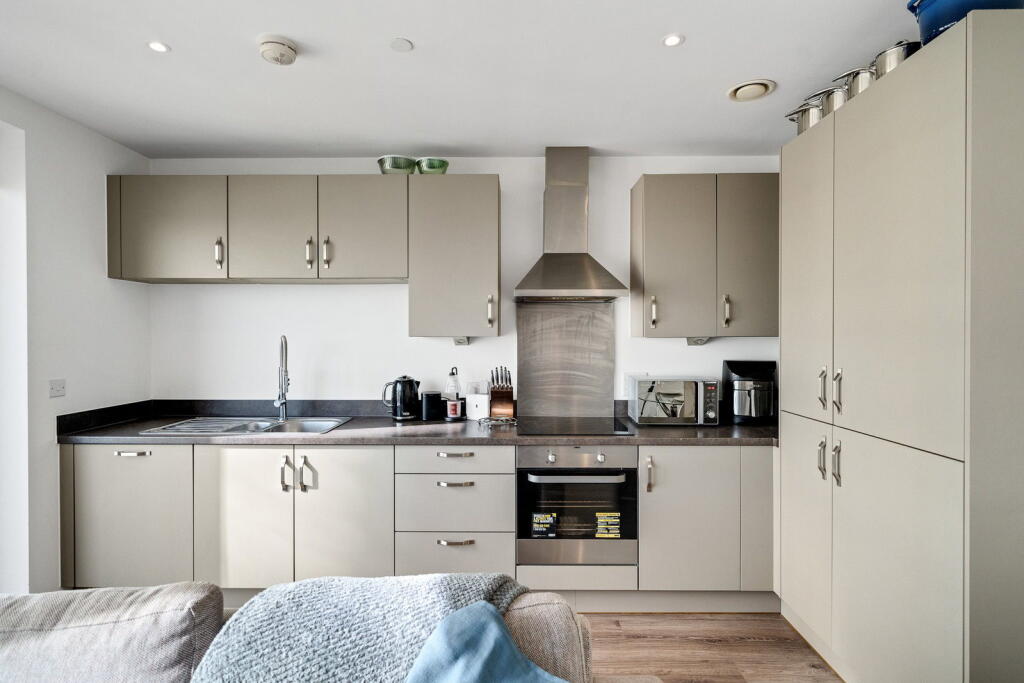 Apartment in London - View 5