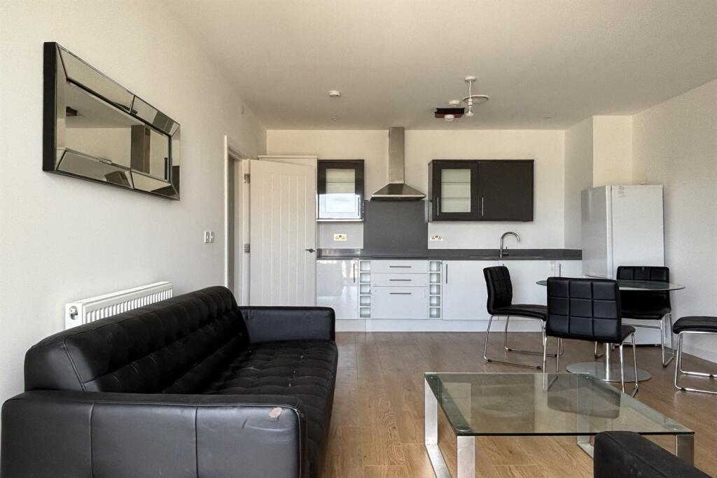 Apartment in Slough - View 3