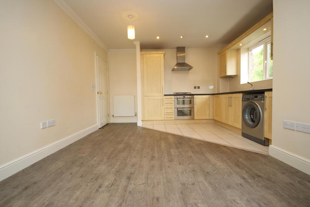 Apartment in Slough - View 3