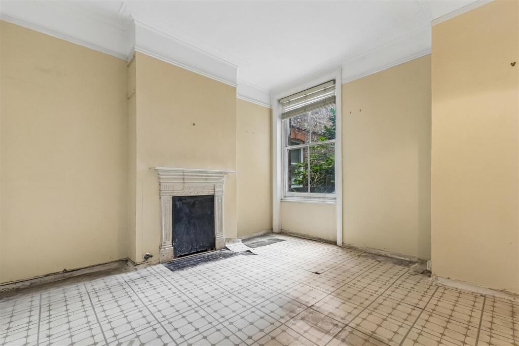Apartment in London - More
