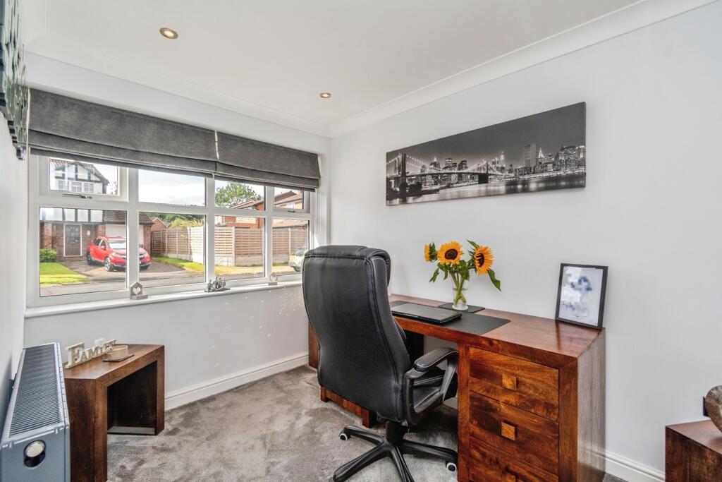 House in Walsall, West Midlands - More