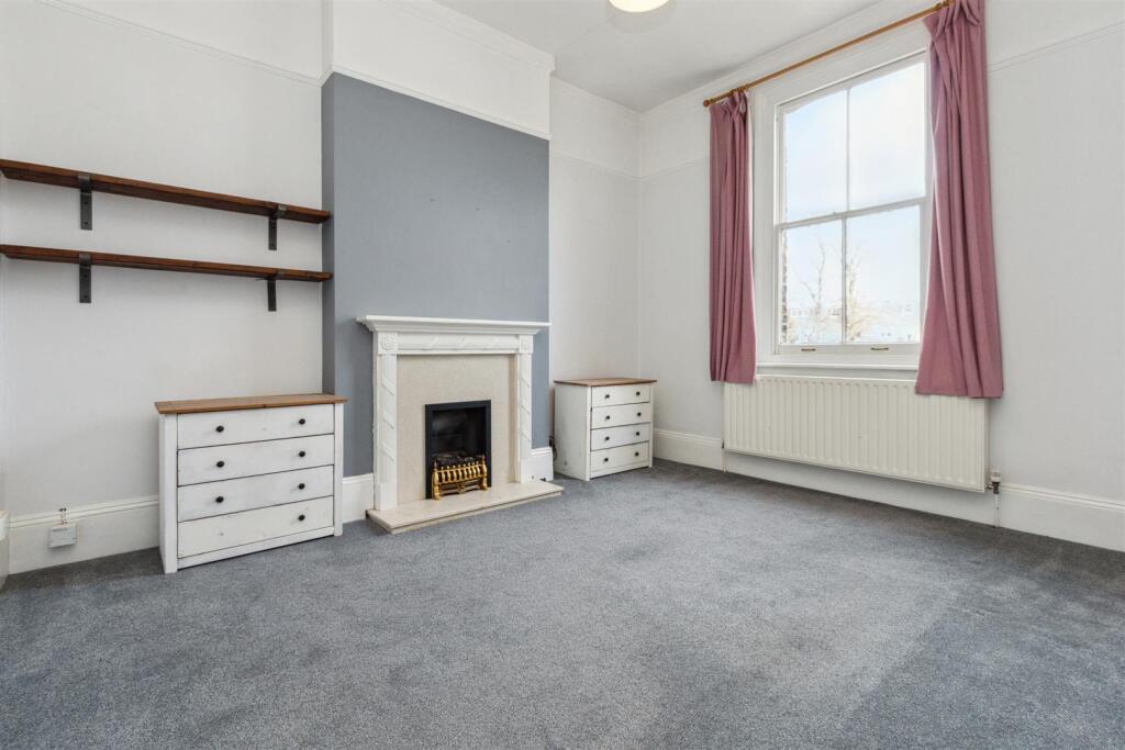 Apartment in London - View 2
