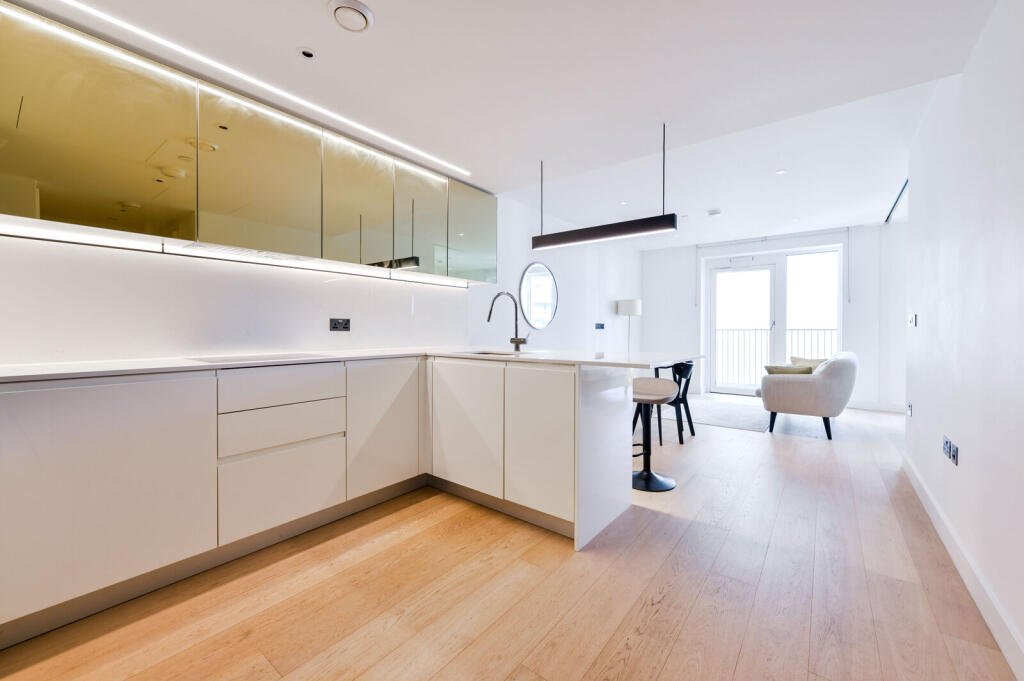 Apartment in London - View 5